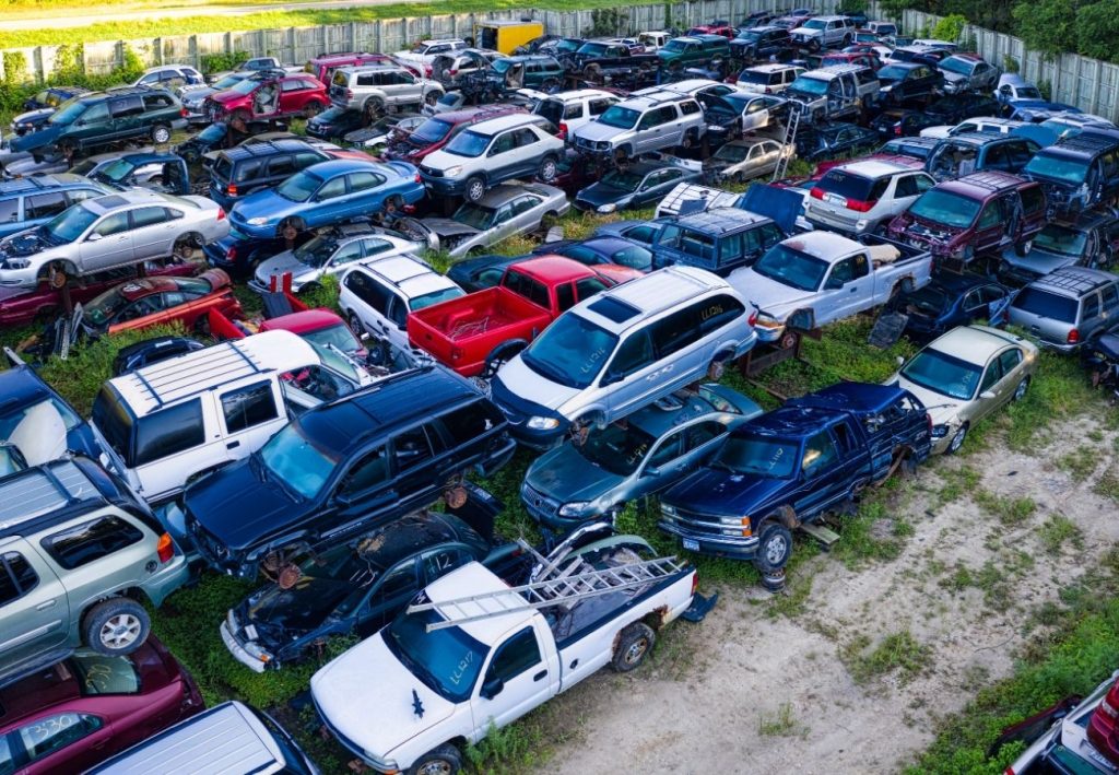 Szrot w Warszawie - kiedy warto rozważyć alternatywę skupu aut