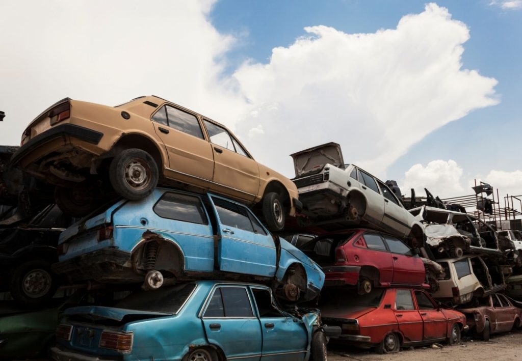 Ile kosztuje zezłomowanie samochodu w Warszawie?