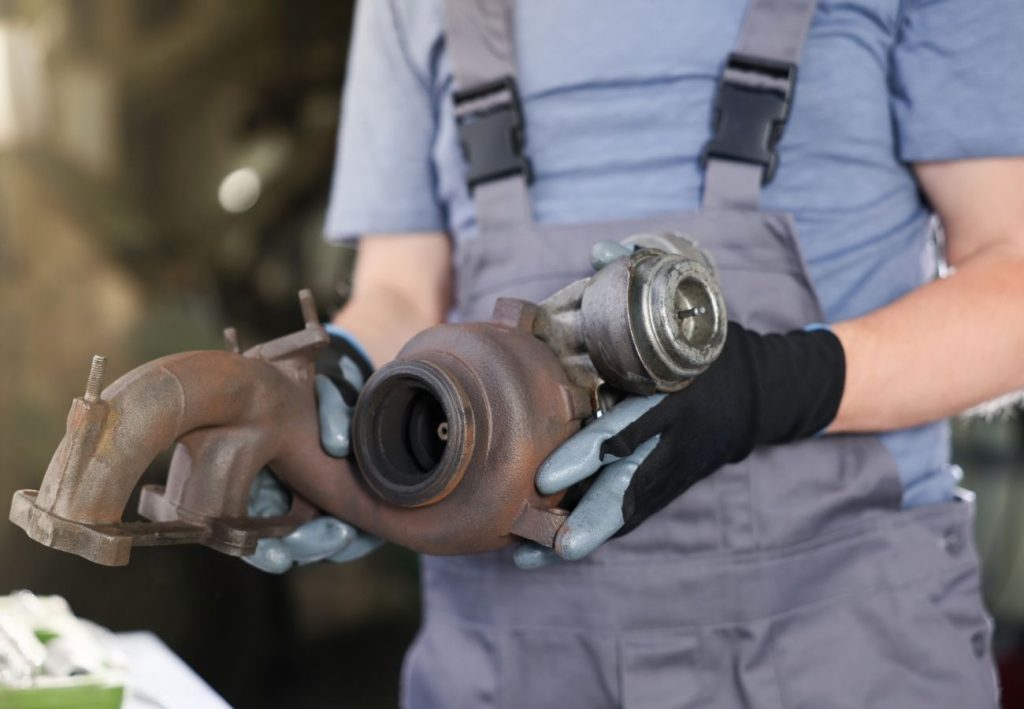 Skup aut na części - jak działa i dla kogo to opłacalny biznes?